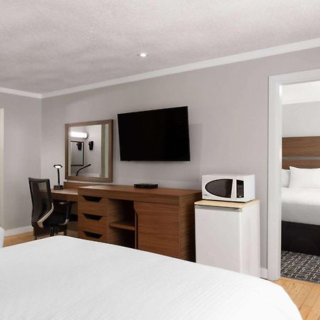 Baymont By Wyndham Edson Hotel Ngoại thất bức ảnh