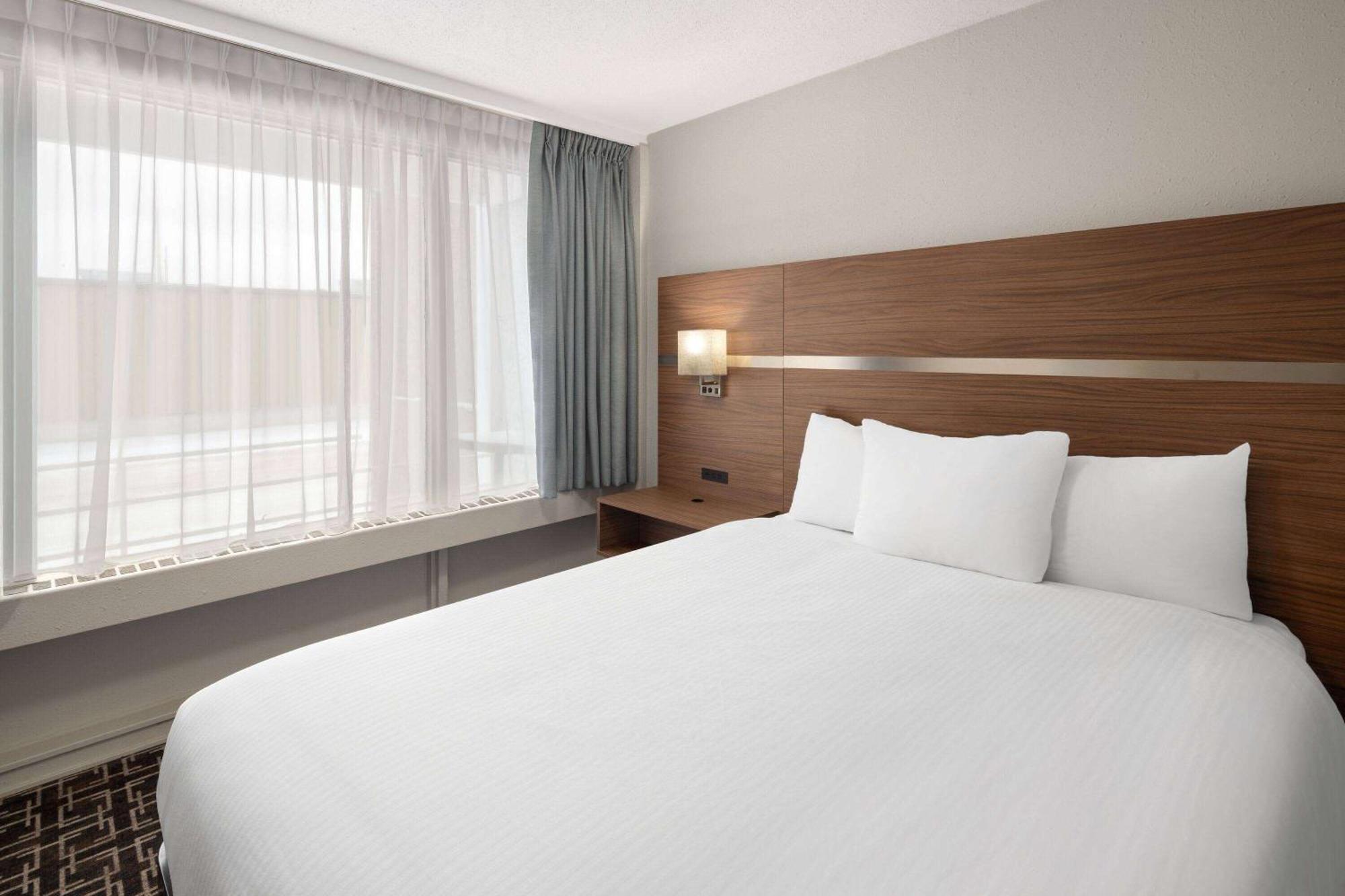 Baymont By Wyndham Edson Hotel Ngoại thất bức ảnh