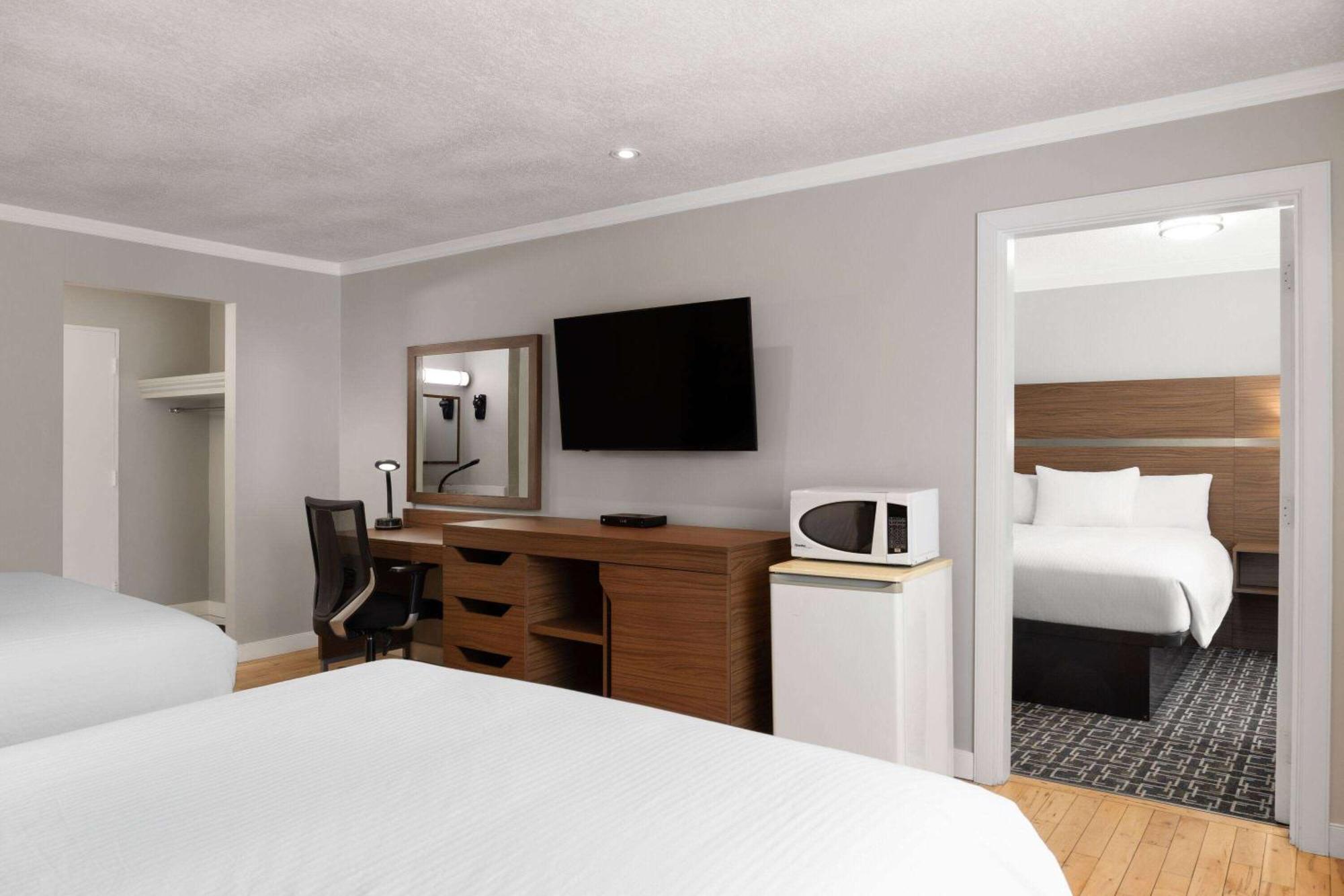 Baymont By Wyndham Edson Hotel Ngoại thất bức ảnh