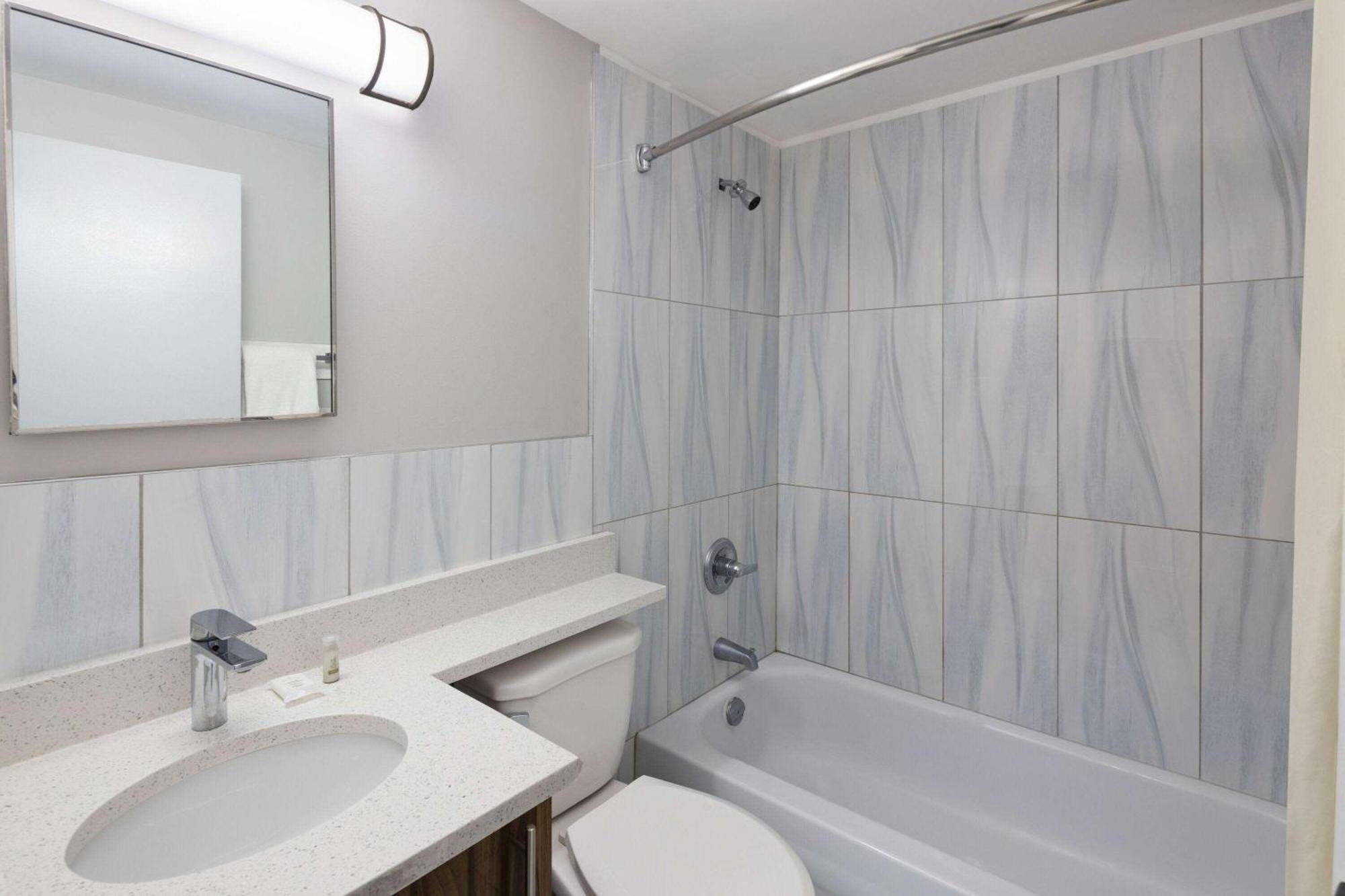 Baymont By Wyndham Edson Hotel Ngoại thất bức ảnh