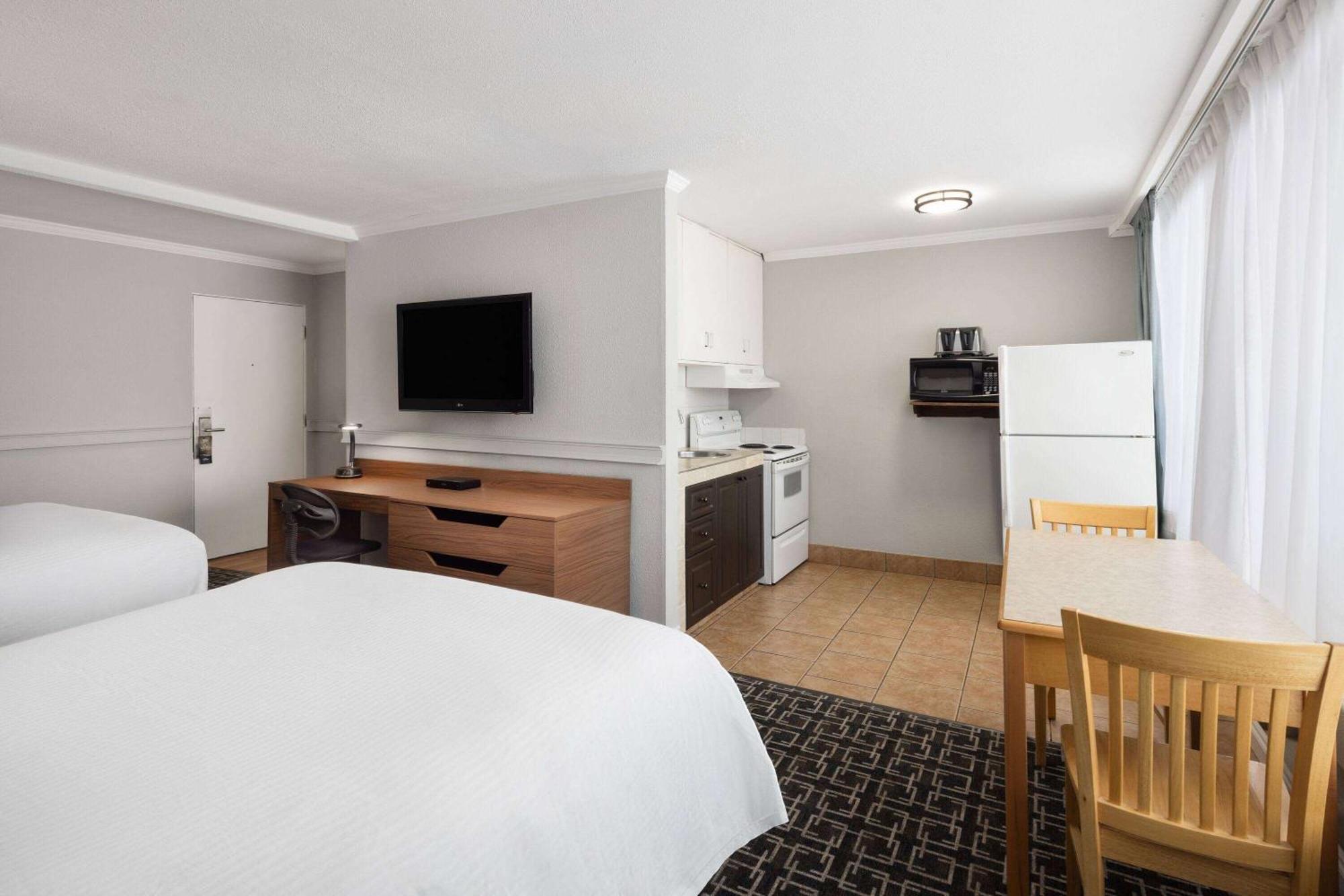 Baymont By Wyndham Edson Hotel Ngoại thất bức ảnh